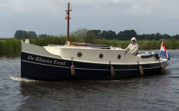 Giethoorn No limit Ships Blauwe Stad dag 
E.J.Bruinekool Fotografie Hilversum  Copyright naamsvermelding verplicht lid NVJ. Berlagelaan 62, 1222JZ,  Hilversum, Nederland, tel. 31(0)356850950, fax. 31 356479199